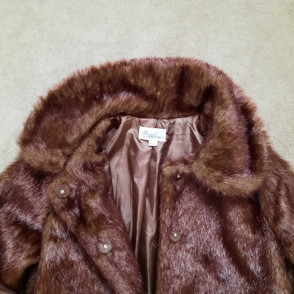 Boutique Forever 21 faux fur jacket - Picture 3 of 4